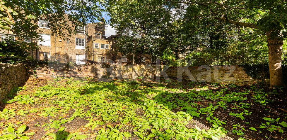 Super one bed garden flat set on a premier road in Kentish Town mins to tube.  Patshull Road, Kentish Town